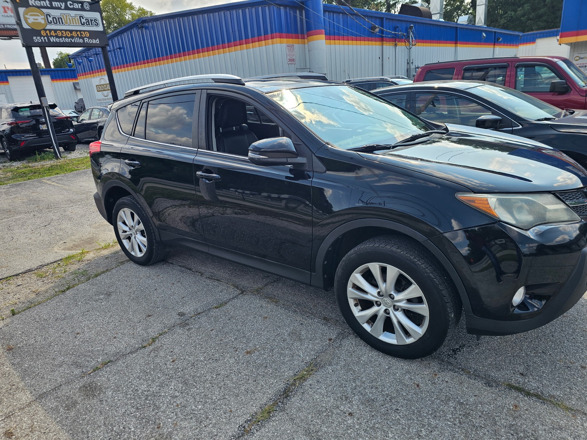 Front three-quarter view — 2015 Toyota RAV4 Limited in black